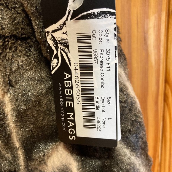 ABBIE MAGS - Picture 4 of 6